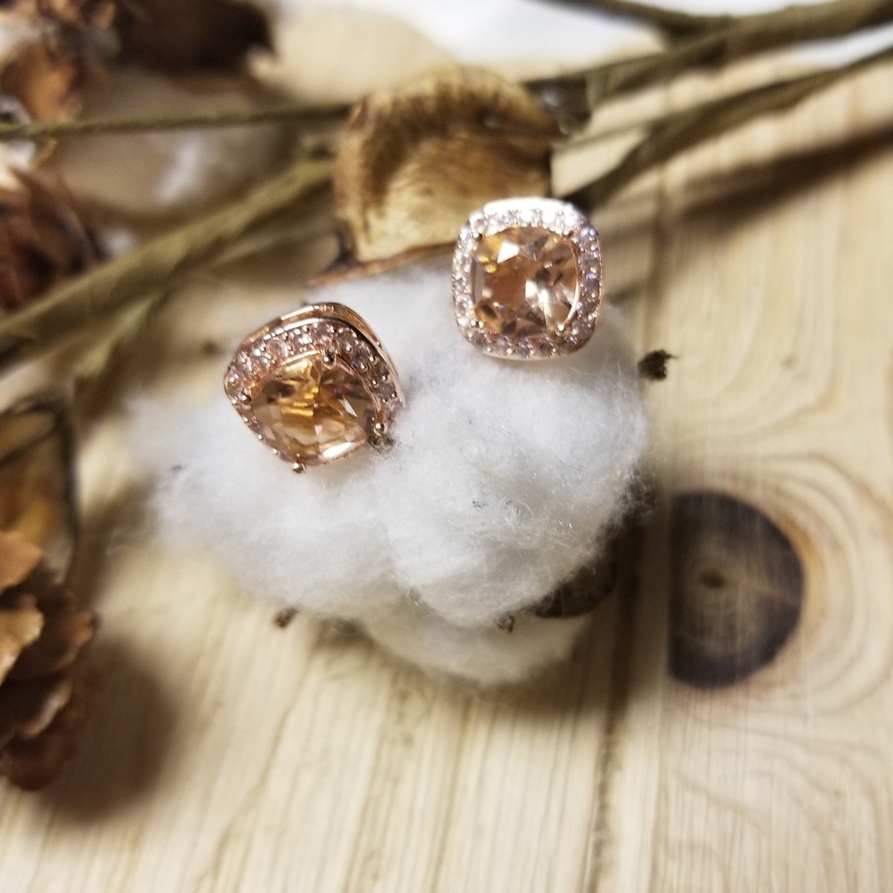GORGEOUS!! Light Champagne Topaz with CZ's - Picture 7 of 9
